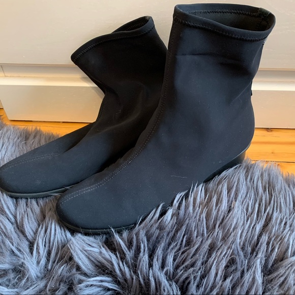 Shoes boots size 11 women - Picture 2 of 6